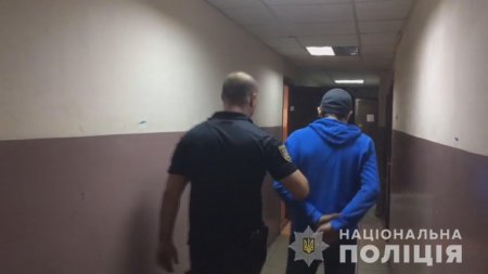 Одесские правоохранители задержали подозреваемого в разбойном нападении на несовершеннолетнего