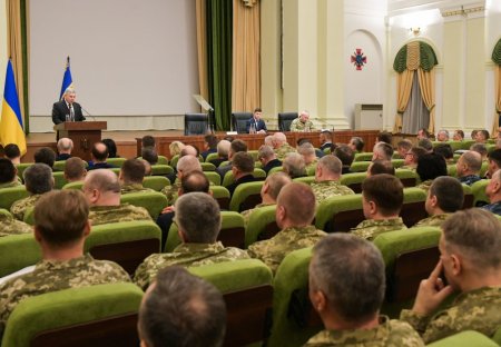 Украинские военные должны иметь мощный «мотивационный пакет» – Президент в ходе представления нового министра обороны