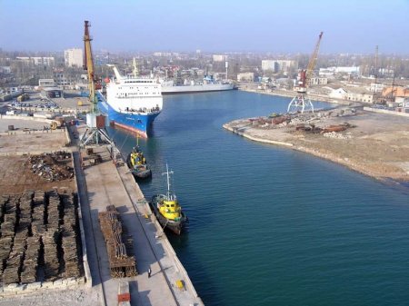Для восстановления грузопотока Украина откроет пункт пропуска в порту Скадовска
