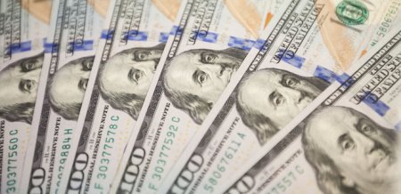 НБУ увеличил покупку валюты на межбанке почти в три раза